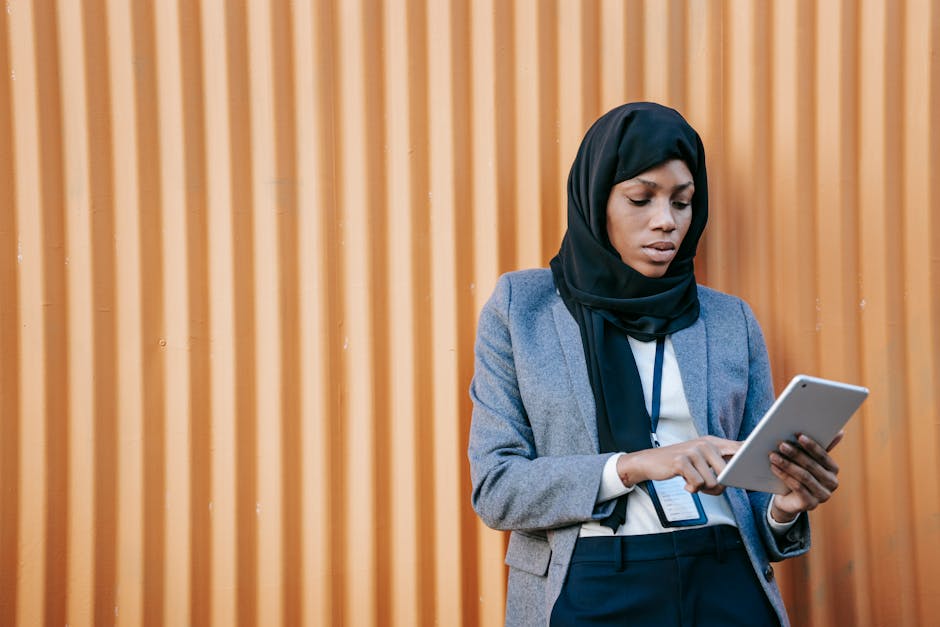 employee using space management software on tablet