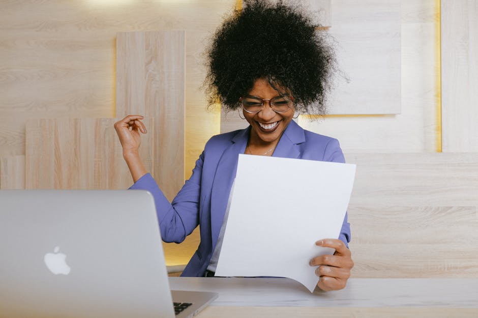 The Evolution of Work Desks: From Cubicles to Smart Workstations