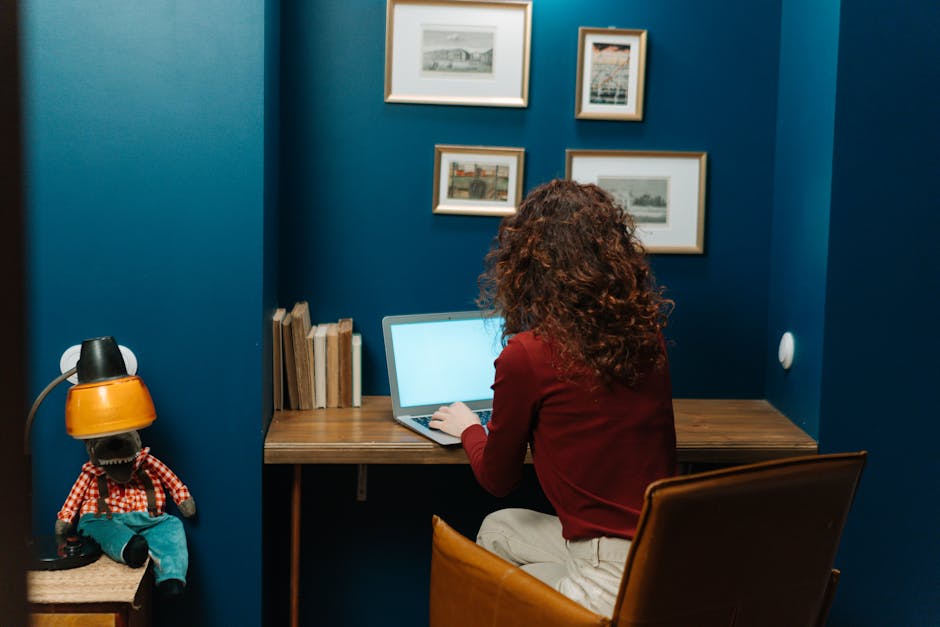 workplace with mix of private and collaborative spaces